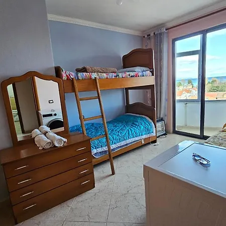 Lakeside Charmer: Hidden Gem With Panoramic Views! Appartamento *