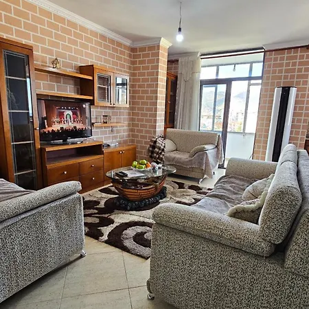 Lakeside Charmer: Hidden Gem With Panoramic Views! Appartamento Pogradec