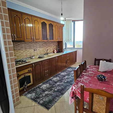 Lakeside Charmer: Hidden Gem With Panoramic Views! Apartament Pogradec